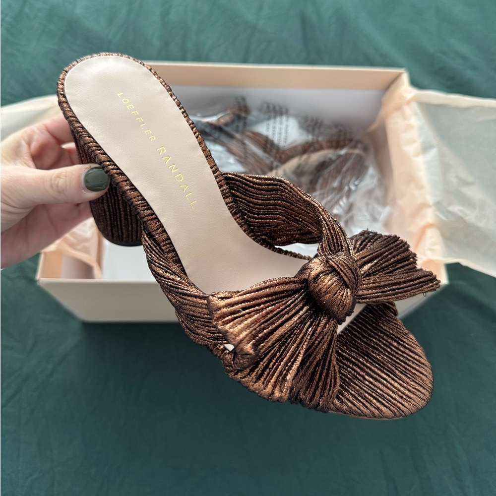 NWT Loeffler Randal Heels - Picture 3 of 7